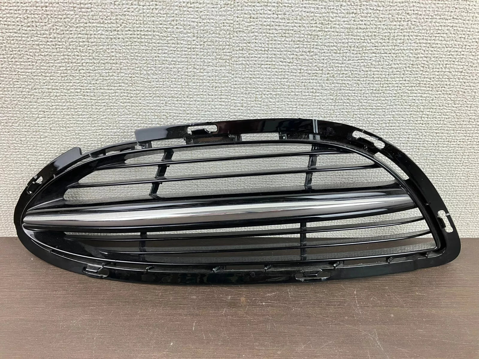 Used Mercedes W222 2014 2017 Front Left Bumper Lower Grille Cover Duct OEM B66 image 0