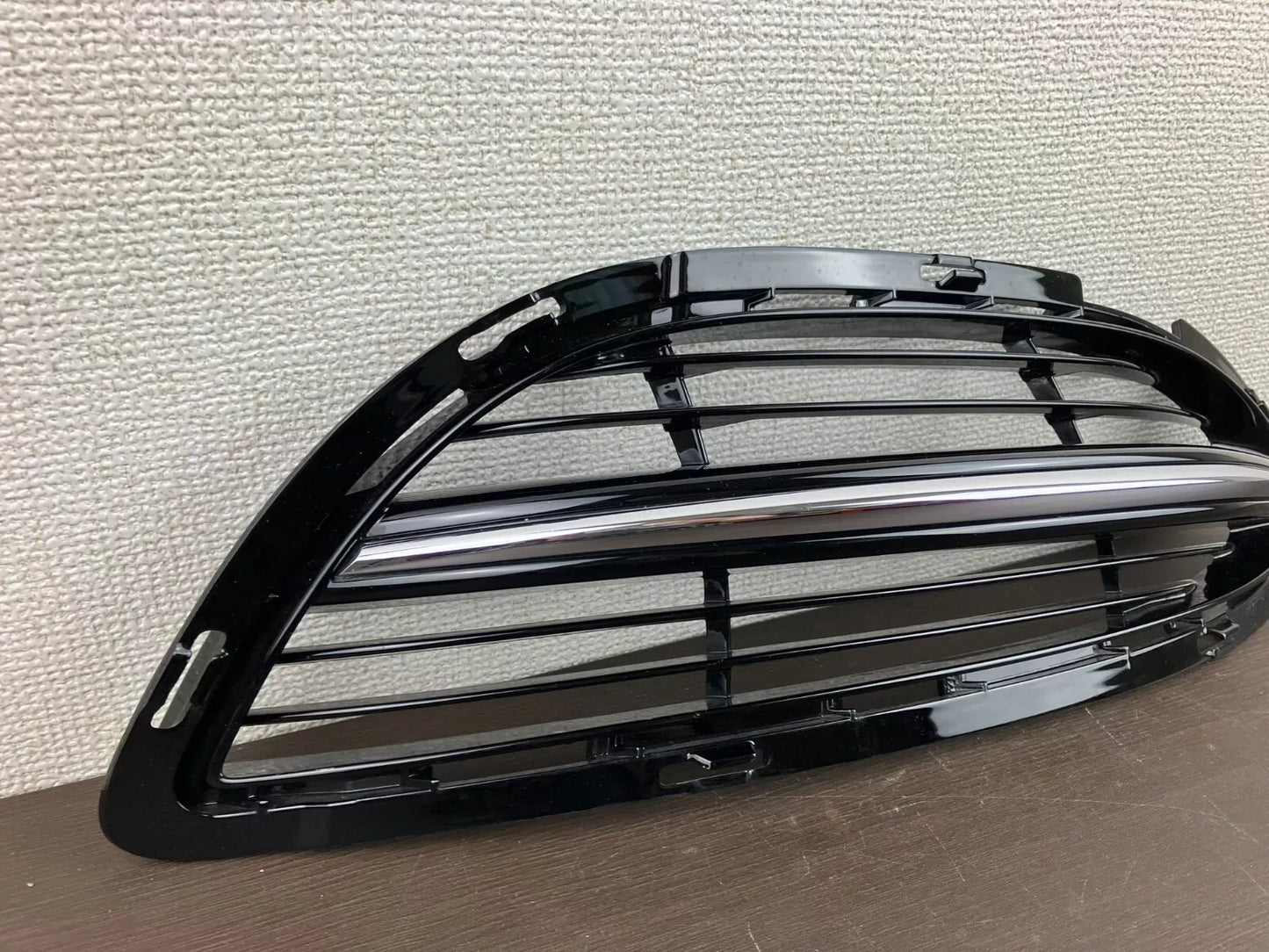 Used Mercedes W222 2014 2017 Front Right Bumper Lower Grille Cover Duct OEM B67 image 1