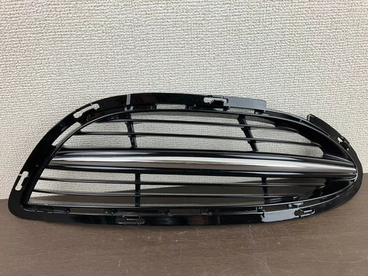 Used Mercedes W222 2014 2017 Front Right Bumper Lower Grille Cover Duct OEM B67 image 0